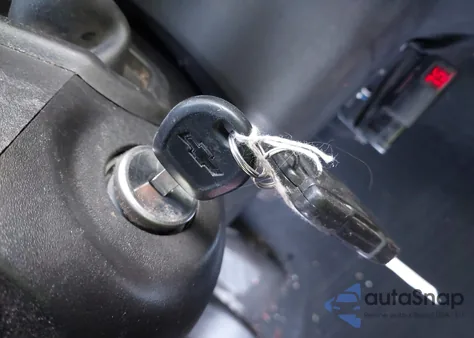 2020 Chevrolet Silverado 1500 4Wd Short Bed Custom z USA, uszkodzony, nr VIN 3GCPYBEKXLG370255